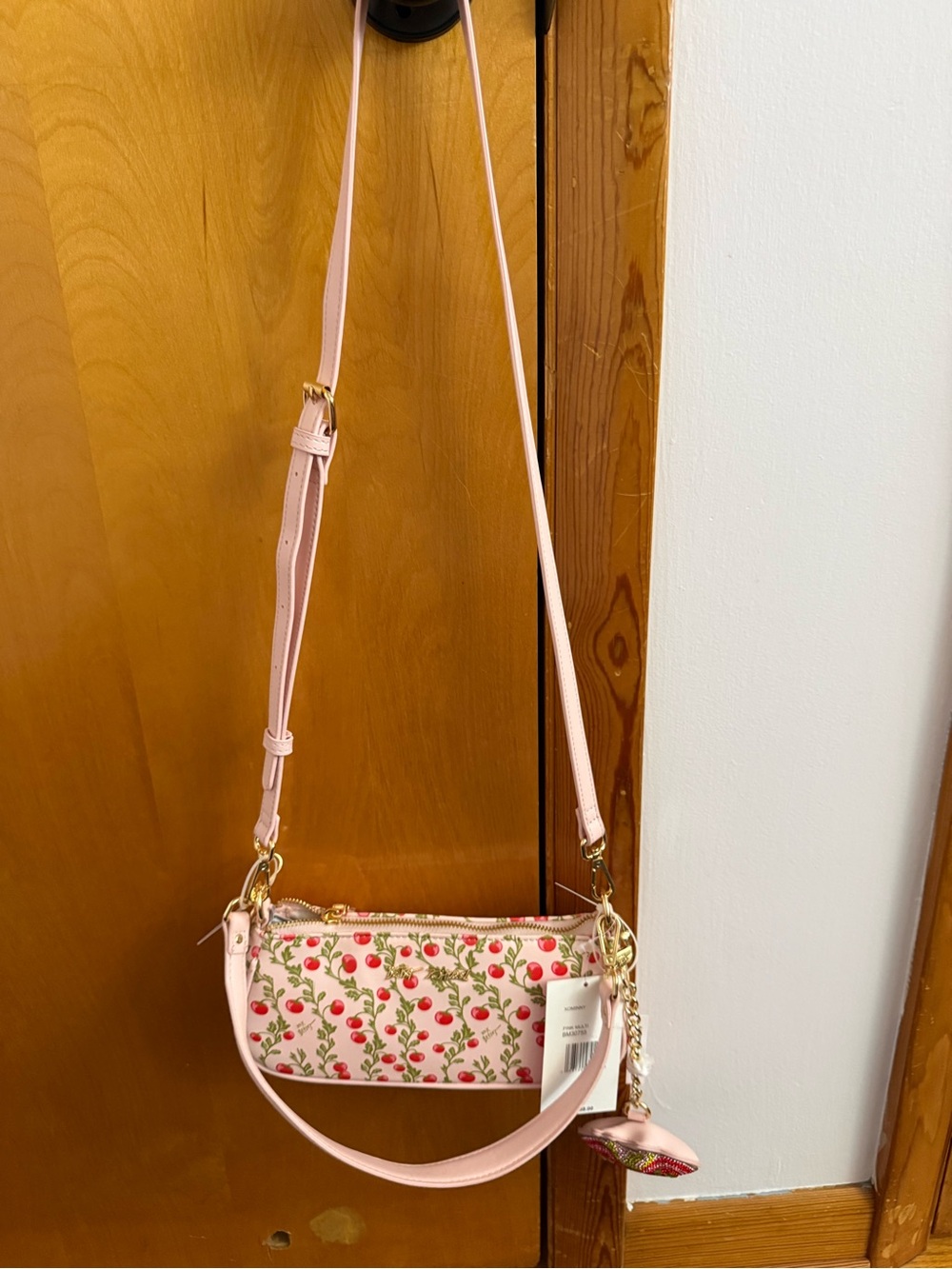 NWT Betsy Johnson tomato print mini Crossbody with purse charm - Picture 1 of 9